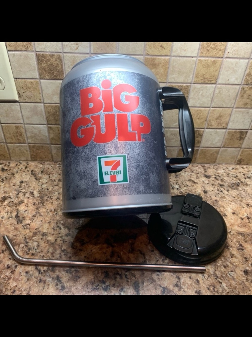 Whirley 7-Eleven Big Gulp 100 oz Insulated Fountain Mug. Silver Color Metallic